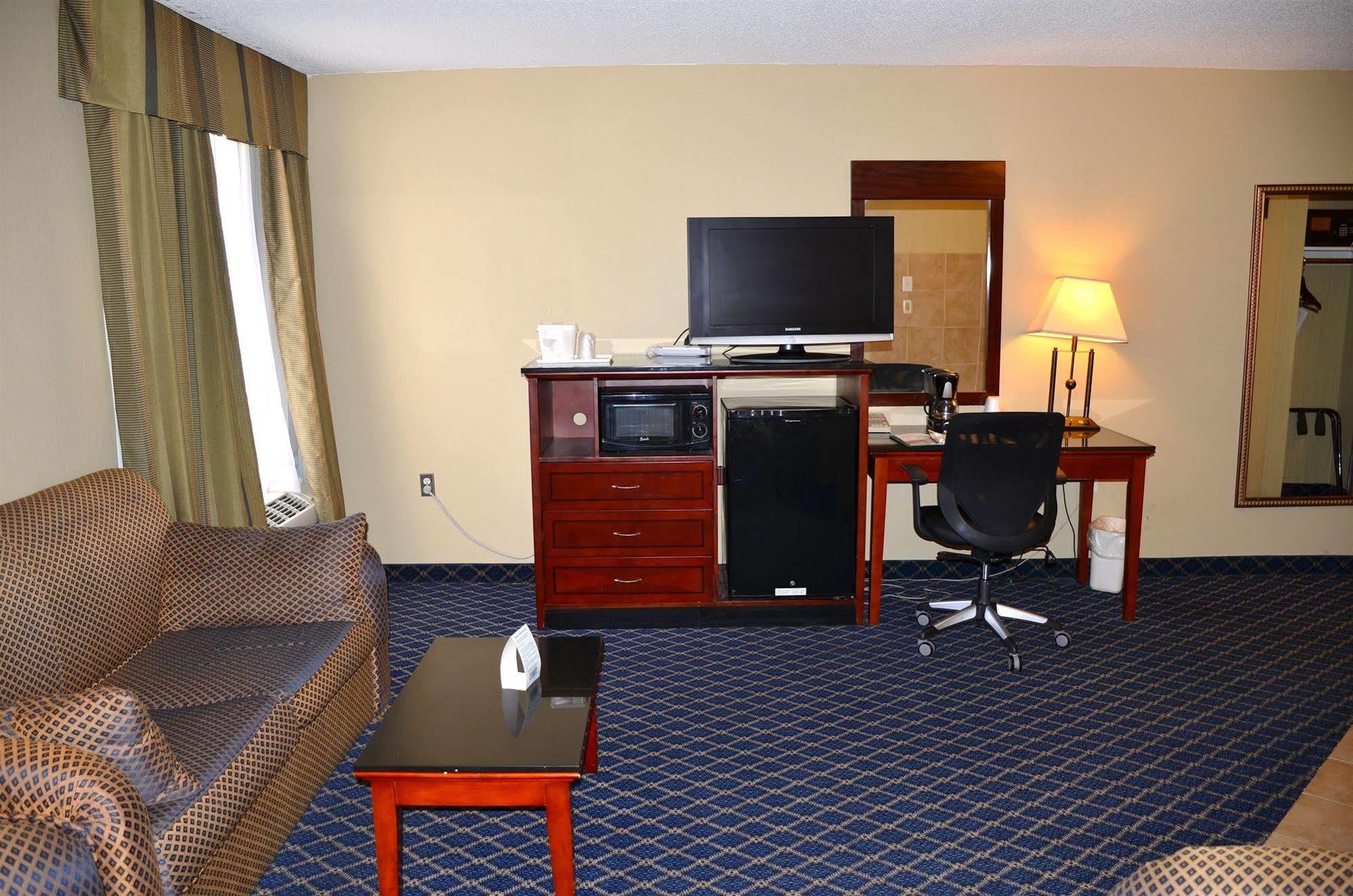 Red Roof Inn Washington, Nc Bagian luar foto